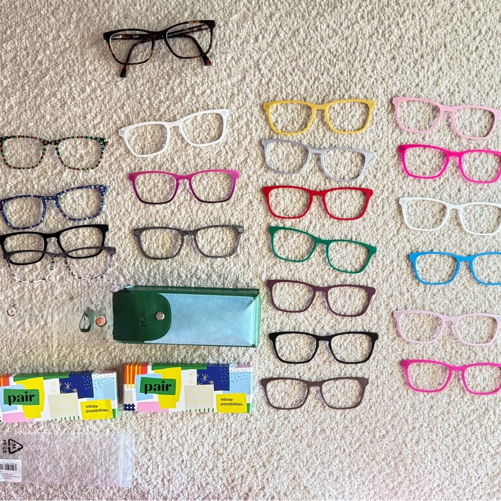 Pair Women's Colorful Glasses Set